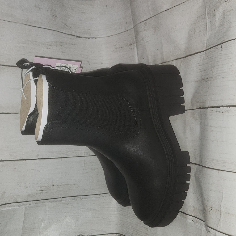 Platform Boots - Picture 2 of 6